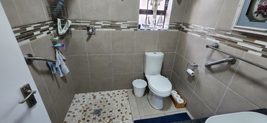 2 Bedroom Property for Sale in Dana Bay Western Cape